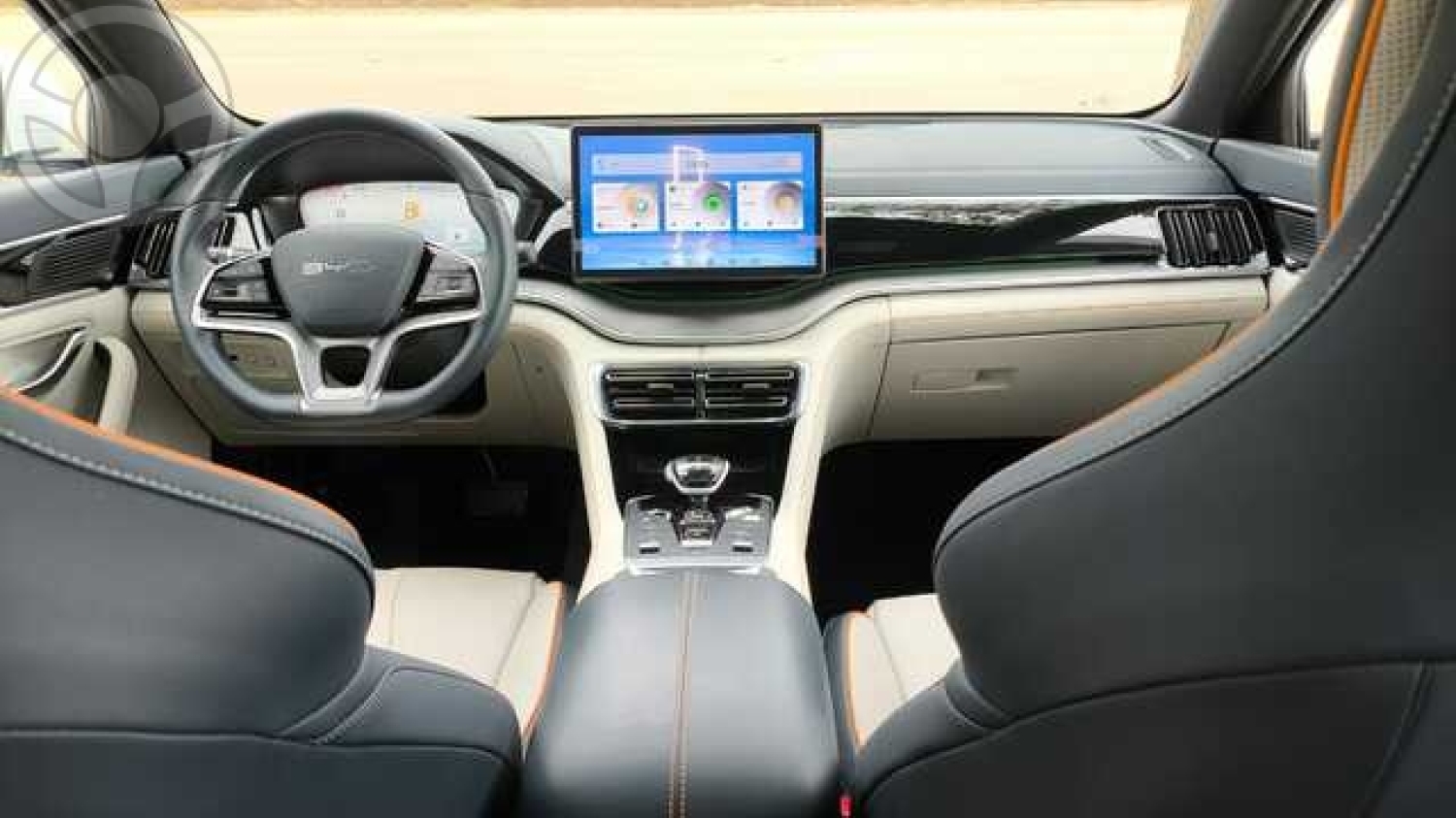 BYD - SONG PLUS GS HYBRID - - BAIXO - - - 2023/2024 - BRANCA - R$ 193.900,00