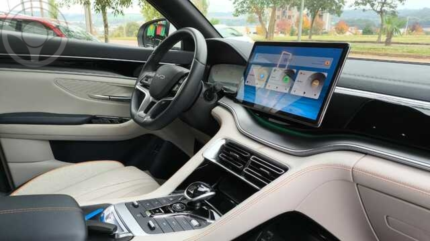 BYD - SONG PLUS GS HYBRID - - BAIXO - - - 2023/2024 - BRANCA - R$ 193.900,00