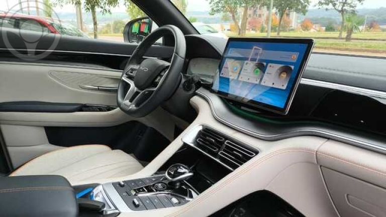 BYD - SONG PLUS GS HYBRID - - BAIXO - - - 2023/2024 - BRANCA - R$ 193.900,00