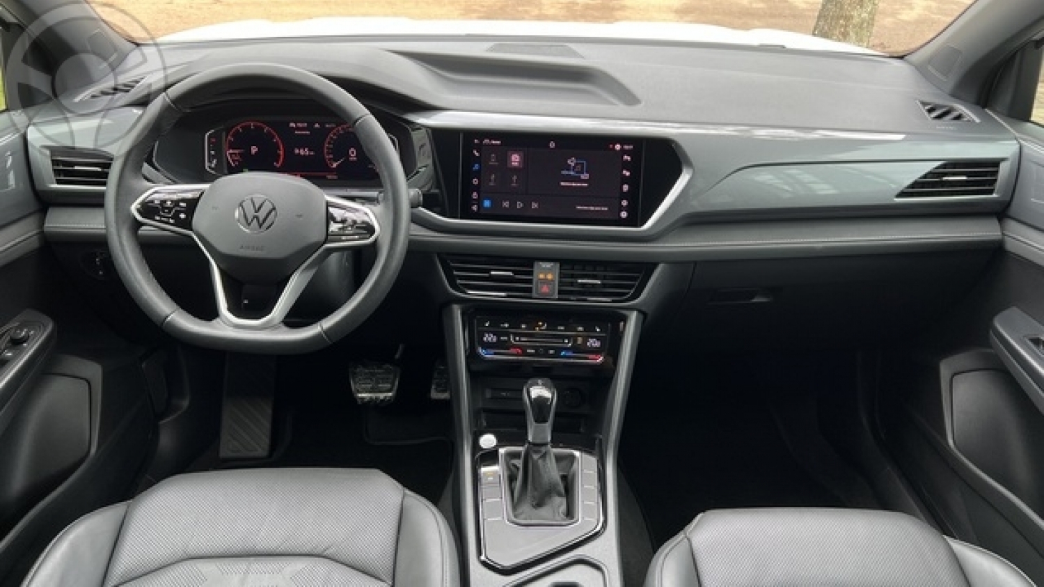 VOLKSWAGEN - TAOS HIGHLINE - - 1.4 TURBO - 25 - BAIXO - - 2023/2023 - BRANCA - R$ 169.900,00